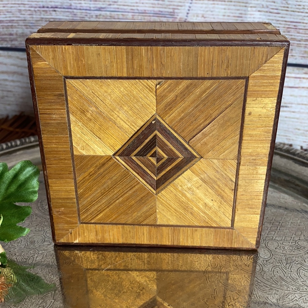- Vintage Wooden Trinket Box with Wood Lid and Inlay Design Small Square Box